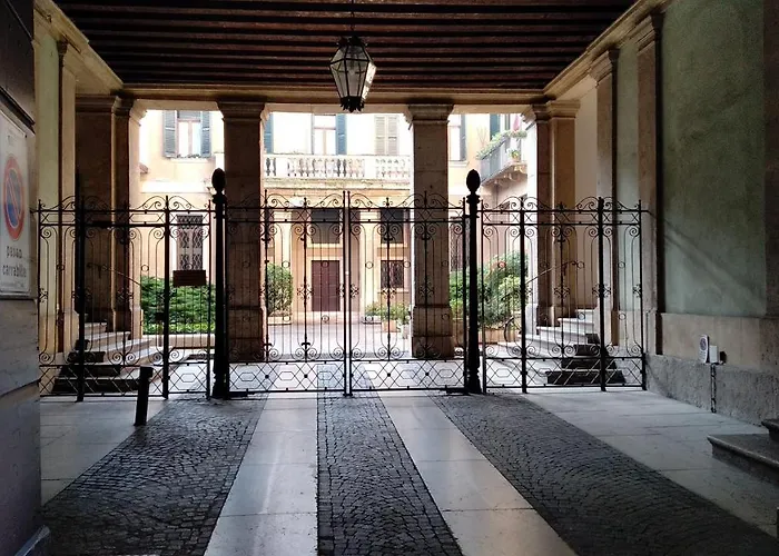 Marconi Loggia Delle Erbe Lägenhet Verona